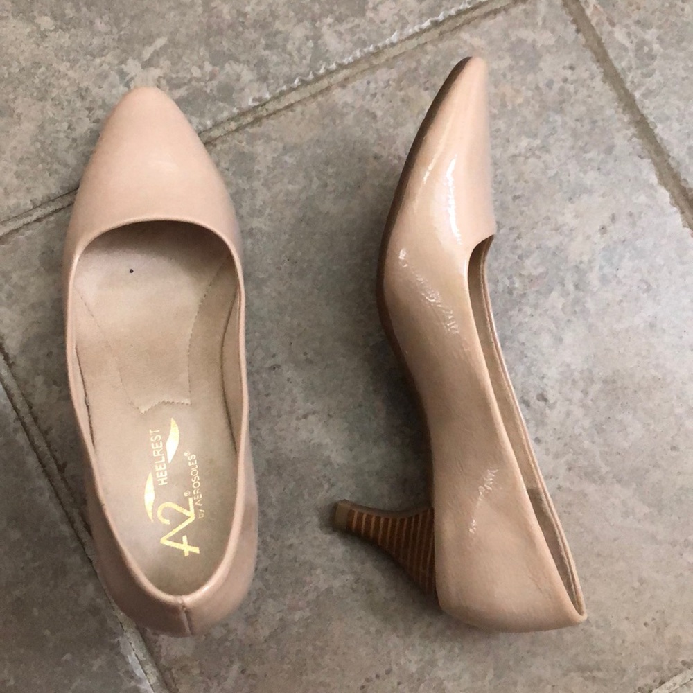 Aerosoles nude heels sz 6